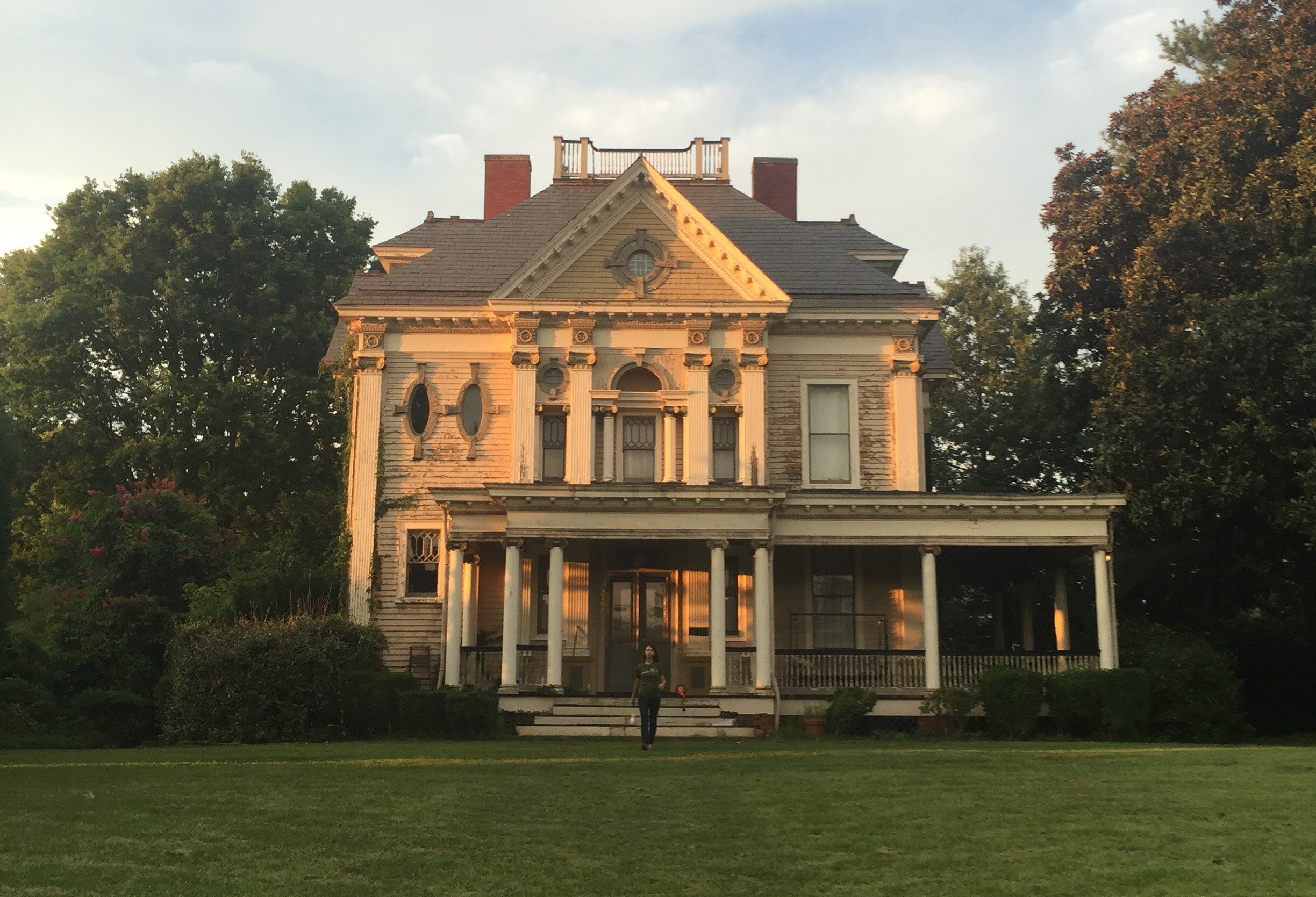 Grave's House